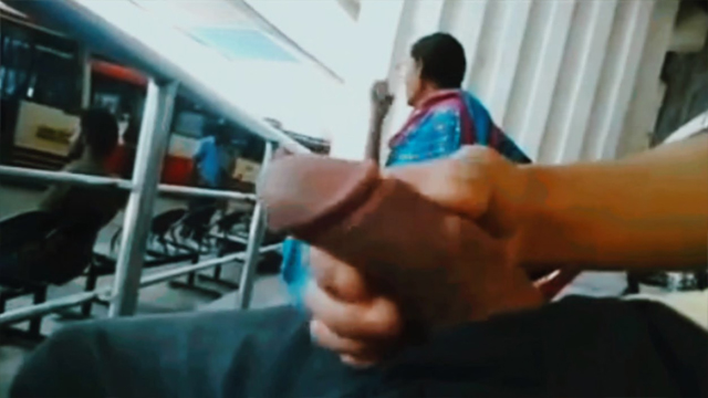 Daring Guy Flash Dick – Infront Of Bass Station Bhabi